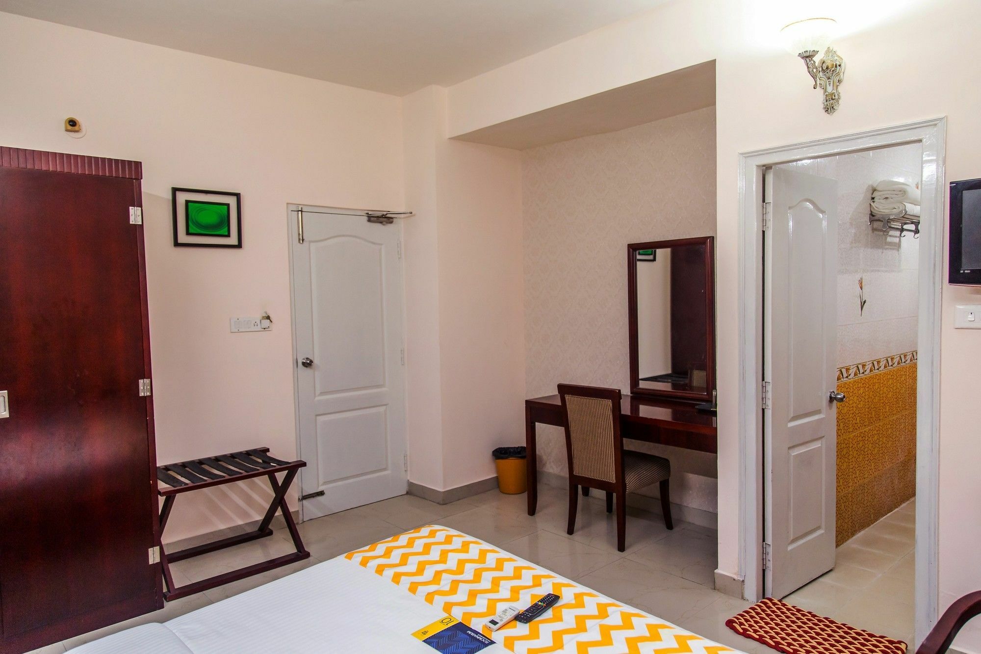 Fabexpress Oriental Suites III - Btm Mico Layout Bangalore Exterior photo